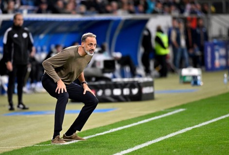 Coach Pellegrino Matarazzo TSG 1899 Hoffenheim on the sidelines Gesture Gesture PreZero Arena,
