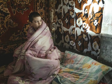 Like his mother Tanya, Nasar (10) is deaf and traumatised by the nearby war. Tanya wants to leave