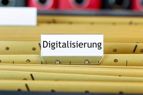 Sign with the inscription DIGITALISATION on a suspension file folder (symbolic image)