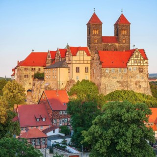 View of the Schlossberg with St Servatius collegiate church and castle and the half-timbered houses