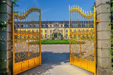 Golden Tor Tor with gallery building in the Great Garden, Herrenhausen Gardens, Hanover, Lower