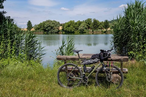 With the gravel bike in nature, Lower Franconia, lake, body of water, blue sky, trekking,
