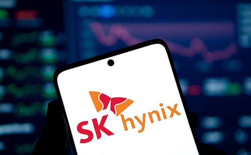 SK hynix logo is displayed on smartphone. SK Hynix Inc is a South Korean semiconductor company.