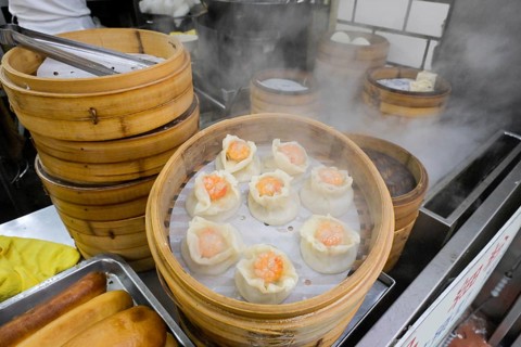 Dumplings with prawns, snack bar, fast food restaurant, Yongkang Street, Taipei, Taiwan, Asia