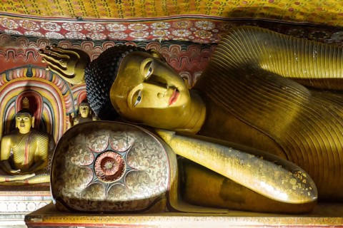 Buddhas in the cave of Dambulla