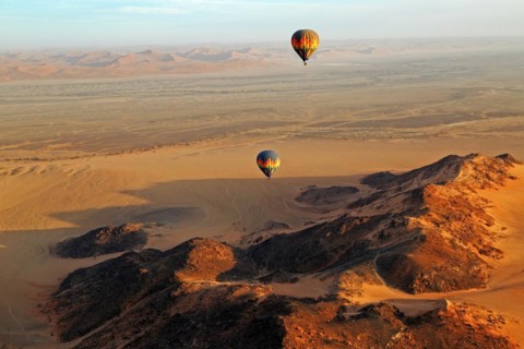Hot air balloon ride over the Namib in the Namib-Naukluft National Park in Namibia