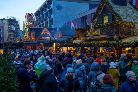 Christmas market at the Alter Markt in the old town of Cologne, Sunday shopping in Cologne city