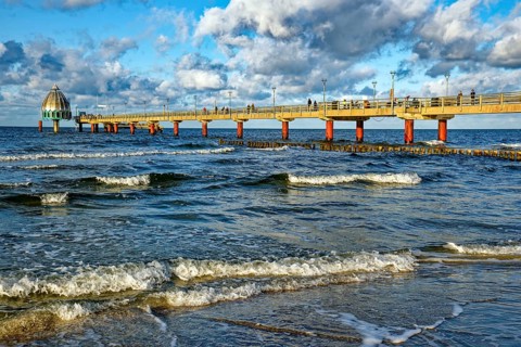 Diving gondola at the Zingst pier, cloudy mood and waves, Baltic Sea coast, Zingst,