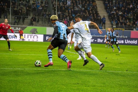 Football 3rd division, season 2024/25, matchday 12: Waldhof Mannheim vs SV Wehen-Wiesbaden. On the