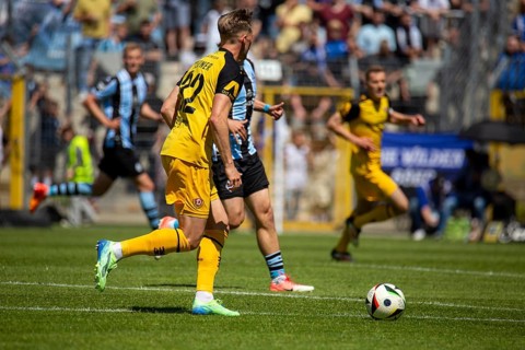 Football 3rd division, season 2024/25, matchday 37: Waldhof Mannheim vs Dynamo Dresden***On the