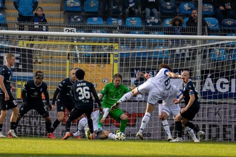Football 3rd division, season 2024/25, matchday 19: Waldhof Mannheim vs Arminia Bielefeld. Picture: