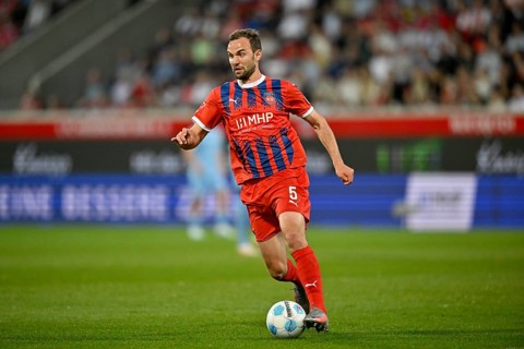 Benedikt Gimber 1. FC Heidenheim 1846 FCH (05) Action on the ball Voith-Arena, Heidenheim,