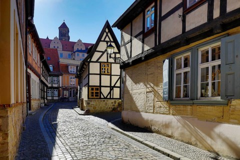 Half-timbered houses in Finkenherd with Schlossberg, alley in the old town centre of the World
