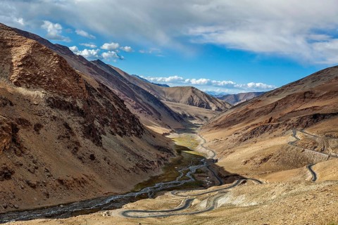 Manali Leh road near Tanglang la Pass, mountain pass in Himalayas along the Leh-Manali highway.