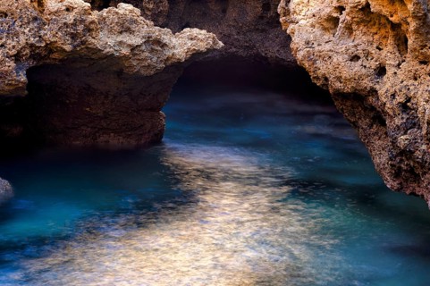Algar Seco rock formation, coloured rocks and underground caves, caves, shell limestone, Carvoeiro,