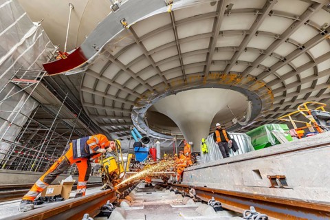 The last rails are being welded at the new main station. All the rails are now in place between