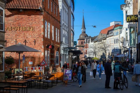 Oldenburg, Lower Saxony, Germany - Historic town centre, here the Lange Straße in the pedestrian