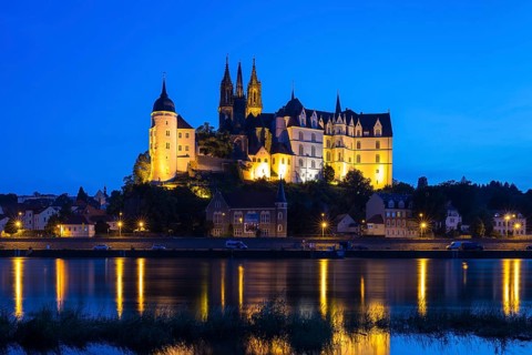 Bishop's castle, Albrechtsburg and cathedral with Elbe at blue hour, Meissen, Saxony, Germany,