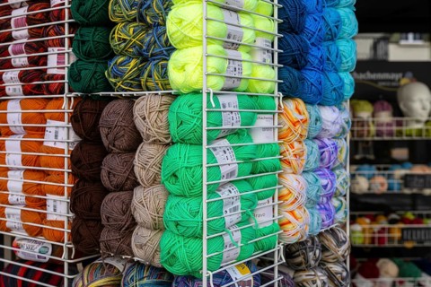 Sales shelf wool balls