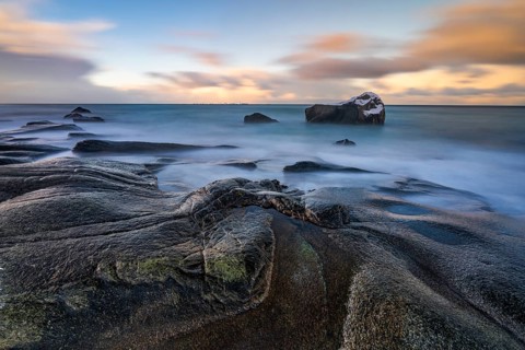 Rocks on the beach at Uttakleiv, long exposure, Vestvågøya, Lofoten, Norway, Europe