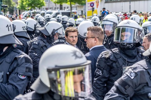 Riots in the run-up to the AFD party conference in Essen, demonstrators try to prevent AFD