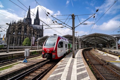 CFL 2307, a three-car Stadler KISS, from Luxembourg, as IC, arrives at Cologne Central Station,