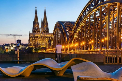 New seating on Norbert-Burger-Platz at the end of the Hohenzollern Bridge on the right bank of the