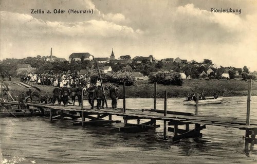 Historical postcard, picture postcard, pioneer exercise in Zellin an der Oder, Neumark, West
