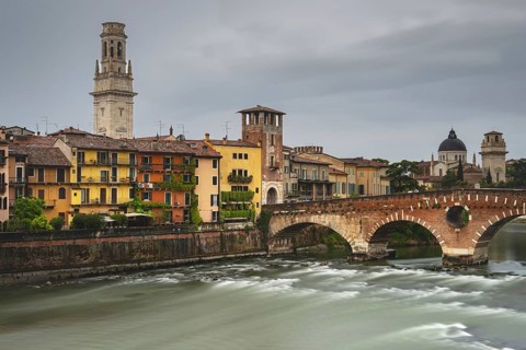 Old town with the Adige, Ponte Pietra, Verona, Adige Valley, Veneto, Italy, Europe