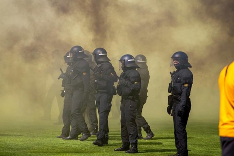 Football 3rd division, 2024/25 season, matchday 37: Waldhof Mannheim v Dynamo Dresden***Police
