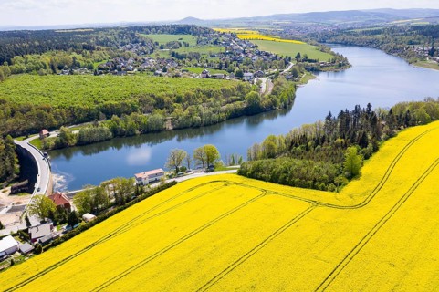 Malter dam and village, in the background the town of Dippoldiswalde and Luchberg, Erzgebirge,