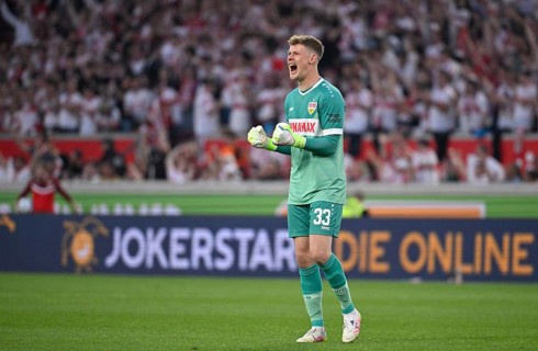 Goal celebration Goalkeeper Alexander Nübel VfB Stuttgart (33) Gesture Gesture MHPArena, MHP Arena