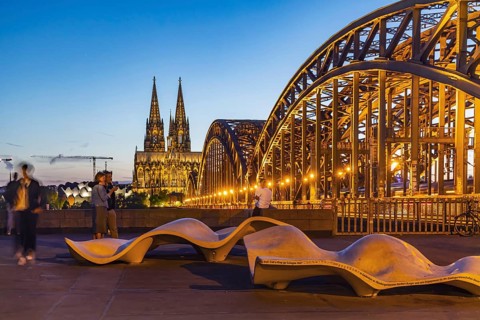 New seating on Norbert-Burger-Platz at the end of the Hohenzollern Bridge on the right bank of the