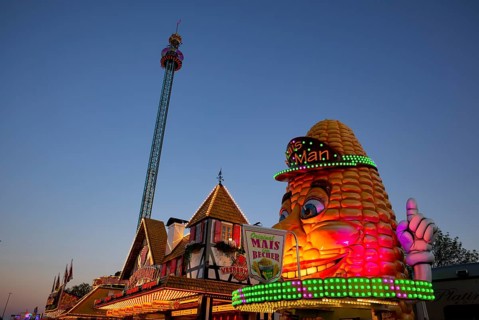 Corncob stall, Fortress Tower, freefall tower, amusement rides, rides, neon lights, Cannstatter