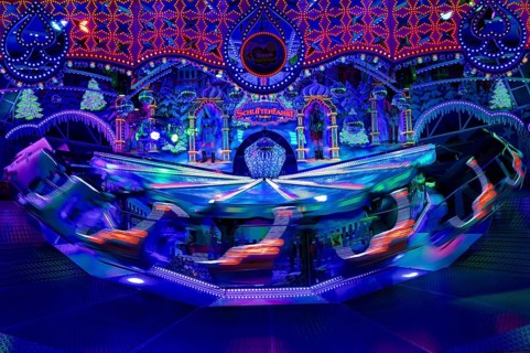 Petersburg sleigh ride, round ride, rides, motion, motion effect, neon lights, Cannstatter Wasen,