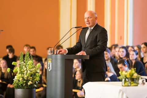Kai Wegner, Governing Mayor of Berlin, speaks at the commemorative event organised by the Senate