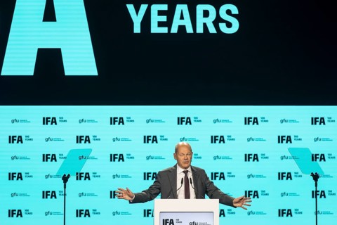 Olaf Scholz, Chancellor of the Federal Republic of Germany (SPD) speaks at the opening gala for 100