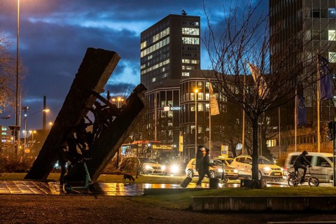 Monument, sculpture Steile Lagerung, reminder of Ruhr mining, at Platz Freiheit, in the city centre