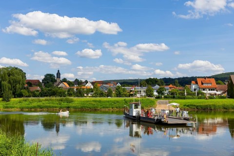 The Weser ferry connects Lippoldsberg with the Vorwerk. Built in 1981, the ferry carries people and