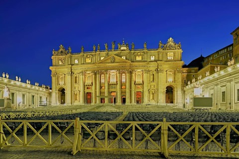 Cathedral, St Peter, St Peter's Basilica, Vatican palaces, St Peter's Square, Vatican at dusk,