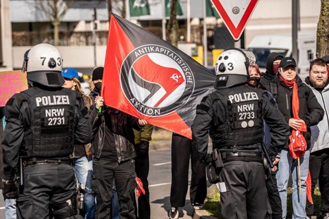 Left-wing counter-demonstration at an ultra-right demo of the so-called neo-Nazi group Jung und