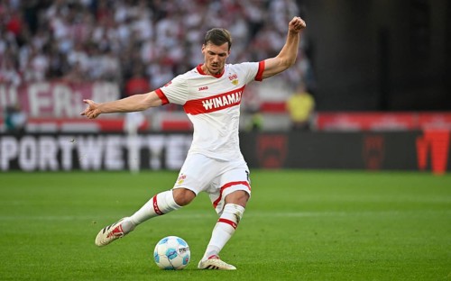 Pascal Stenzel VfB Stuttgart (15) Action on the ball MHPArena, MHP Arena Stuttgart,