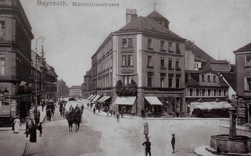 Maximilianstraße and Sternplatz with the textile shop of the Jewish merchant Simon Pfefferkorn,