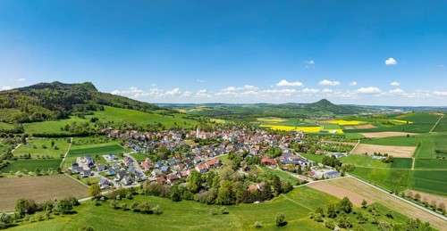 Aerial view, panorama, view of the municipality Weiterdingen in Hegau, left the Hegau volcano