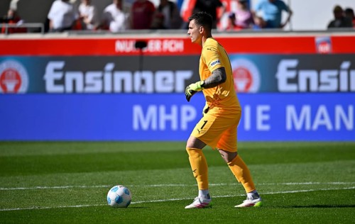 Goalkeeper Kevin Müller 1. FC Heidenheim 1846 FCH (01) Action on the ball Voith-Arena, Heidenheim,
