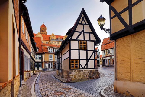 Half-timbered houses in Finkenherd with Schlossberg, alley in the old town centre of the World