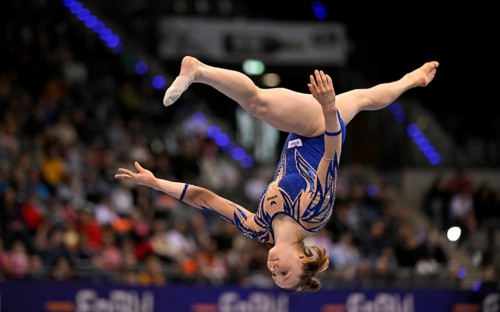 Silja Stöhr GER balance beam action gymnastics, EnBW DTB-Pokal, Porsche-Arena, Stuttgart,