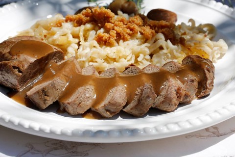 Swabian cuisine, roast venison with spaetzle, chestnuts and breadcrumbs, breadcrumbs, saddle of