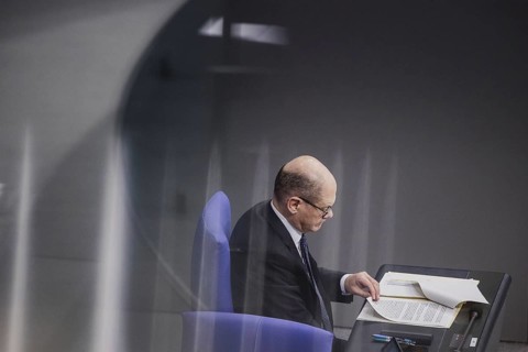 Olaf Scholz (SPD), Bundeskanzler, aufgenommen im Rahmen einer Sitzung des Deutschen Bundestages in