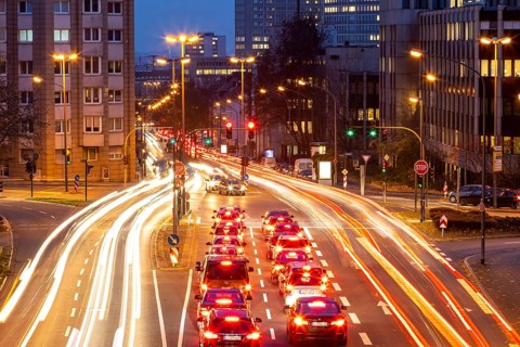 Evening city centre traffic in Essen, large intersection of Bismarckstrasse, B224, Friedrichstrasse